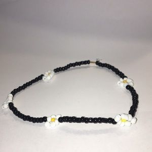 Black daisy seed bead choker
